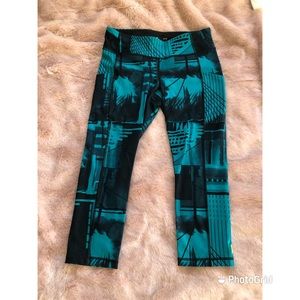 Lucy crops size M